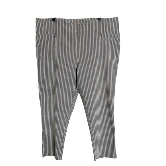 Maurices Crop Pants Womens 2x 20w 22w Gray White Striped Stretch Pull On Elastic - Picture 1 of 8